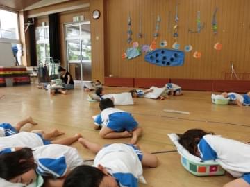 なかやみわ作「そらまめくんのベッド」3